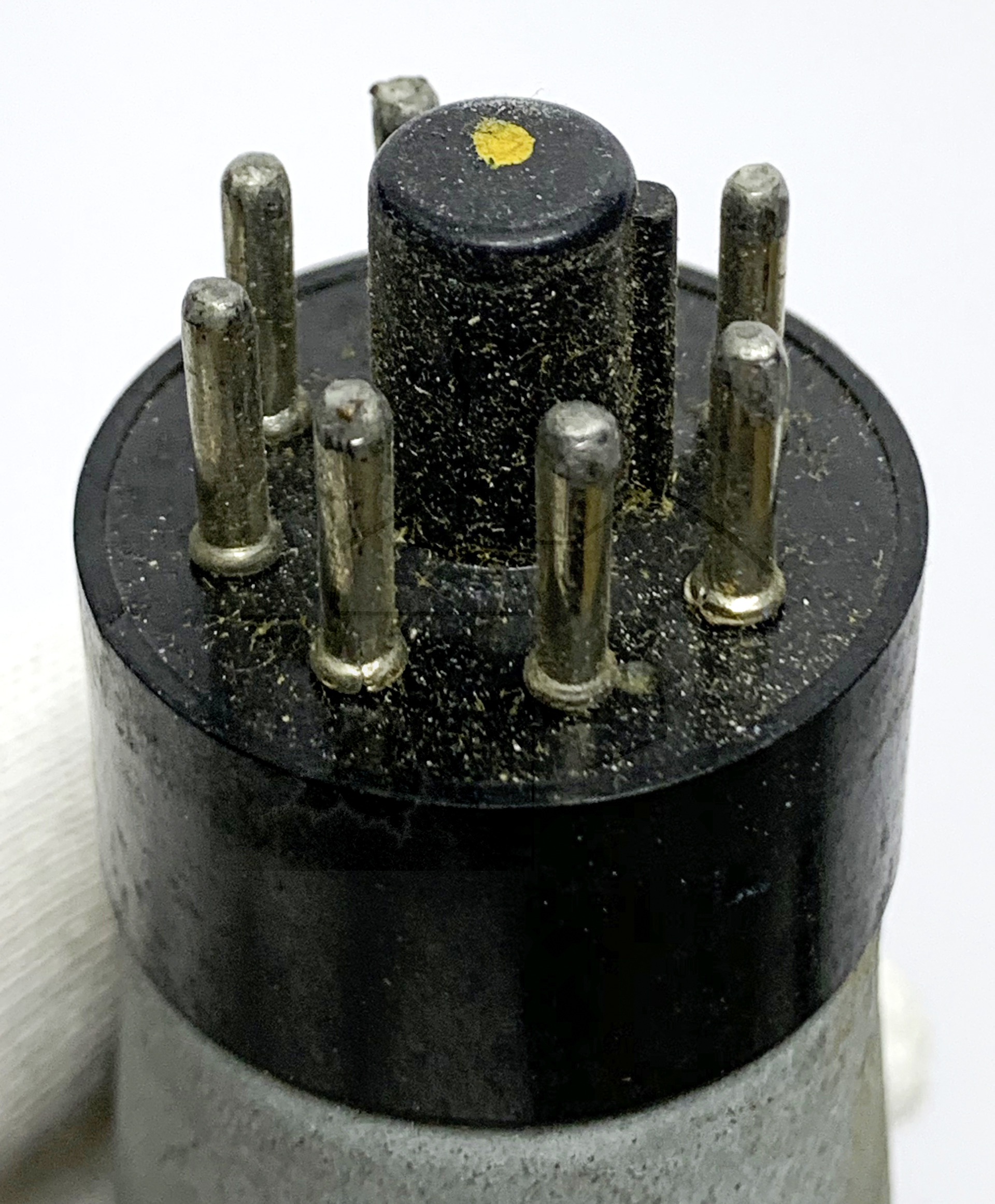 Röhren mit: British Oktal, 8pol (Mazda Great Britain, MO)